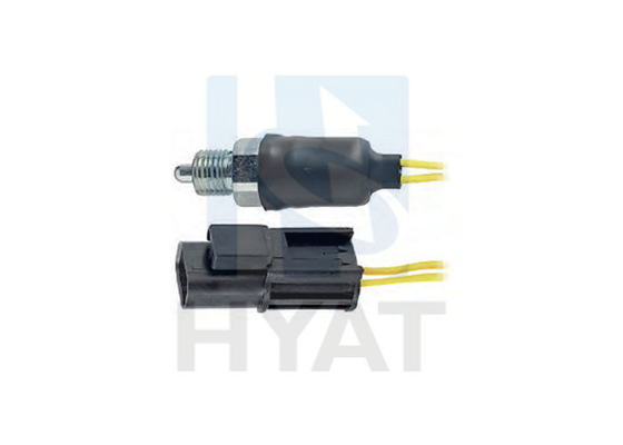 China OE 32005-CD10A / 32005-CD10B Fahrzeugrückwärtsleuchte Schalter für NISSAN fournisseur