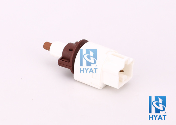 China Mechanischer Bremslichtschalter aus Kunststoff OE71742588/4534 54/37740-73H10-000 fournisseur
