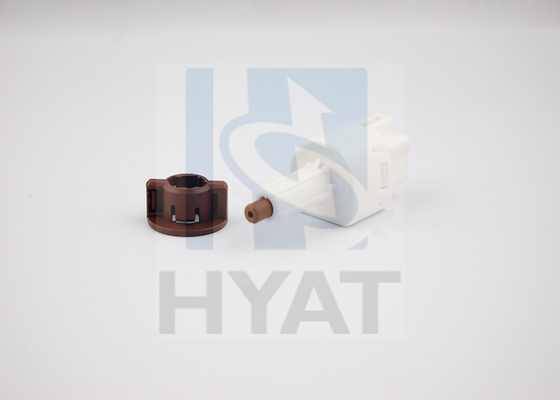 Mechanischer Bremslichtschalter aus Kunststoff OE71742588/4534 54/37740-73H10-000 fournisseur