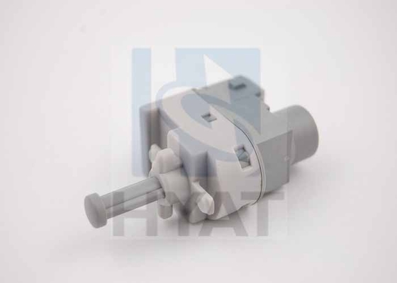 Bremslichtschalter Kunststoffkupplungssteuerung Hinter Ford OE 7 029 405/93810-3K000 fournisseur